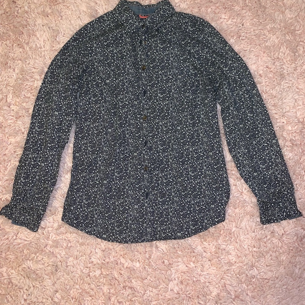 Button down shirt, barely worn